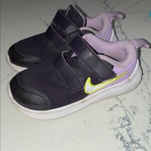 Nike Black and Purple Sneakers Sleek Design
